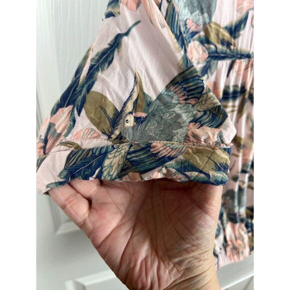 American Eagle Medium Short Sleeve Pink Green Parrot Front Tie Tropical Blouse - Picture 6 of 8